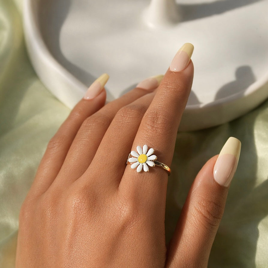 White daisy Ring