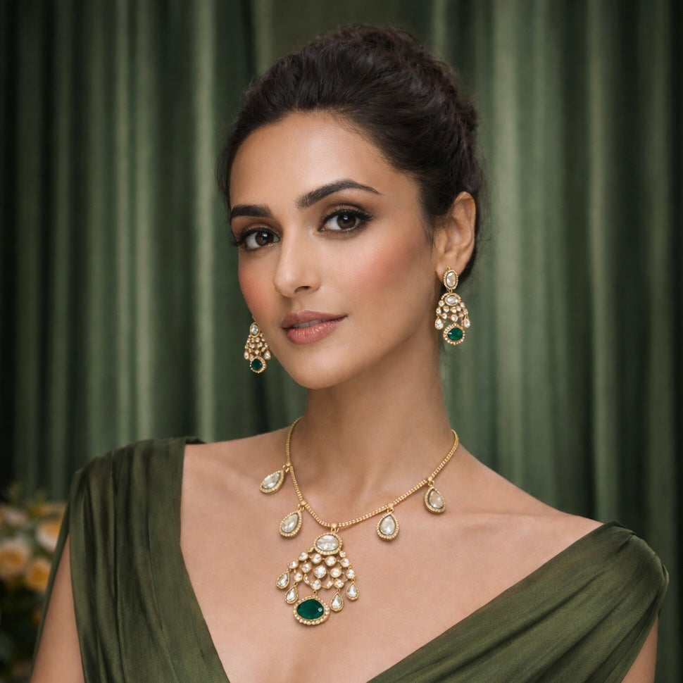 Tyani Kundan Set