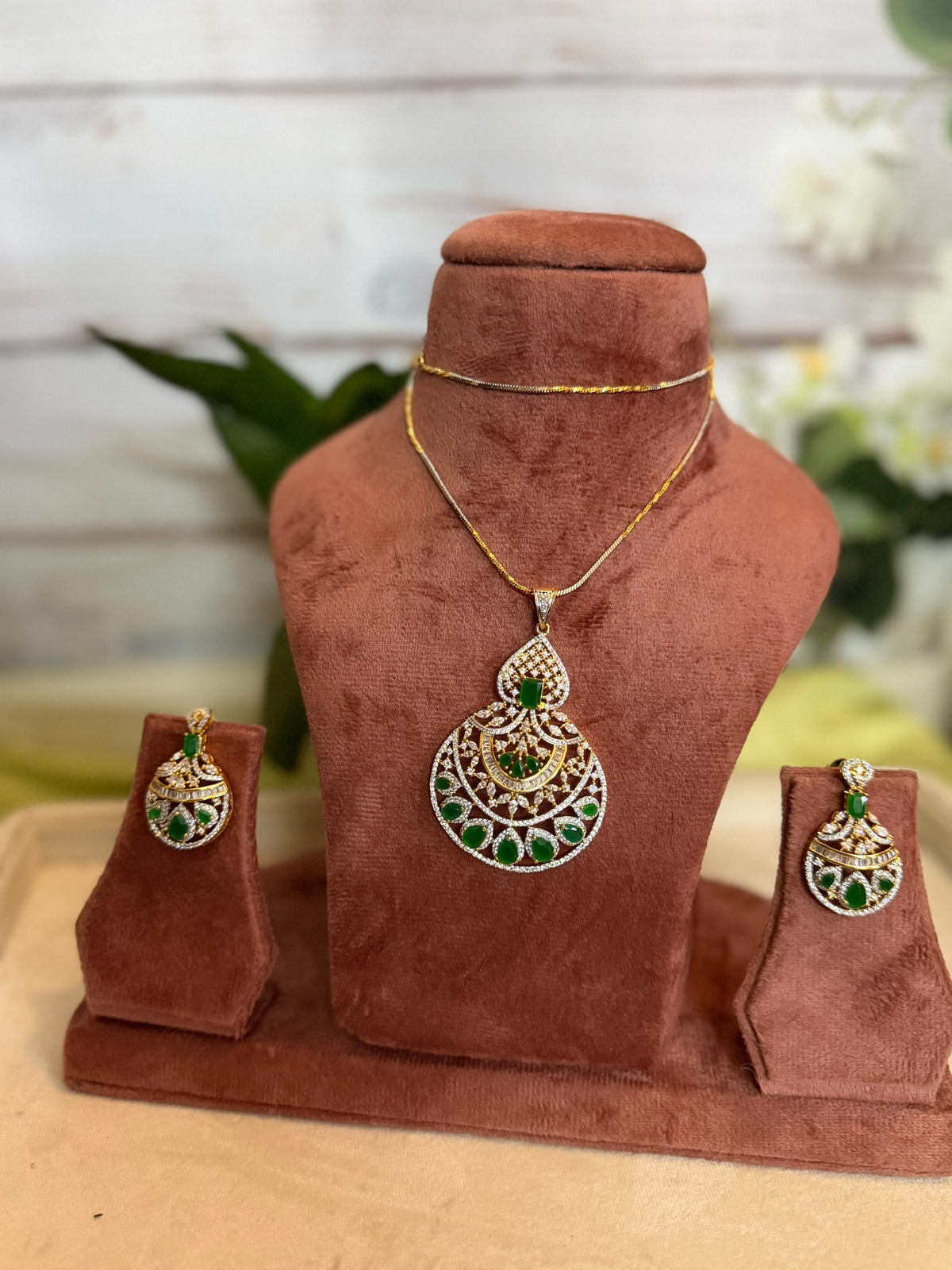 Green Stone Gold Look Necklace Set with Pendant