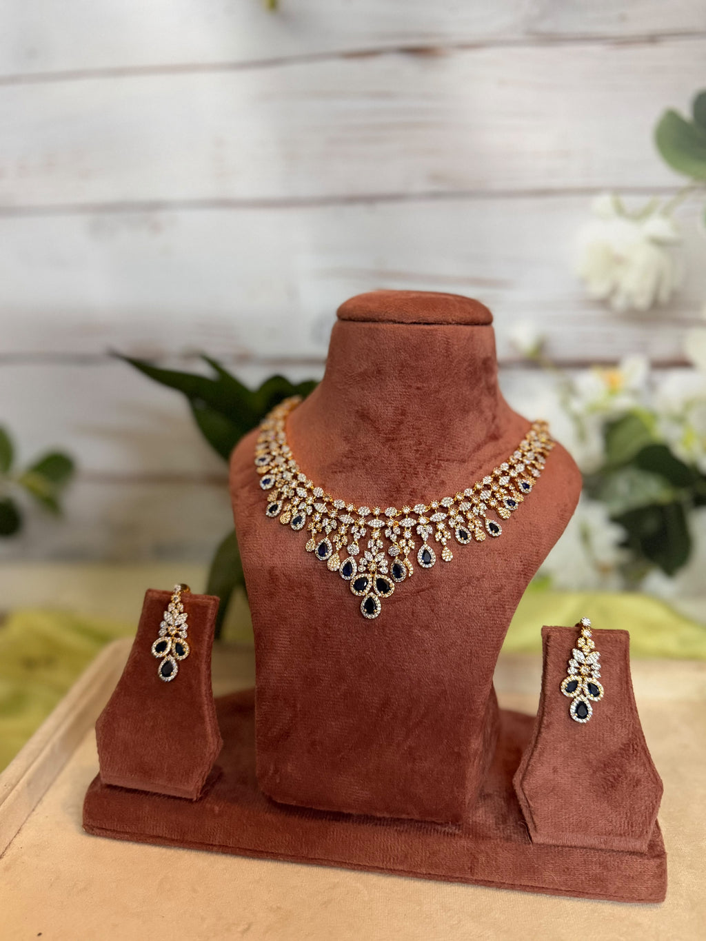 Blue Diamond Look Necklace Set