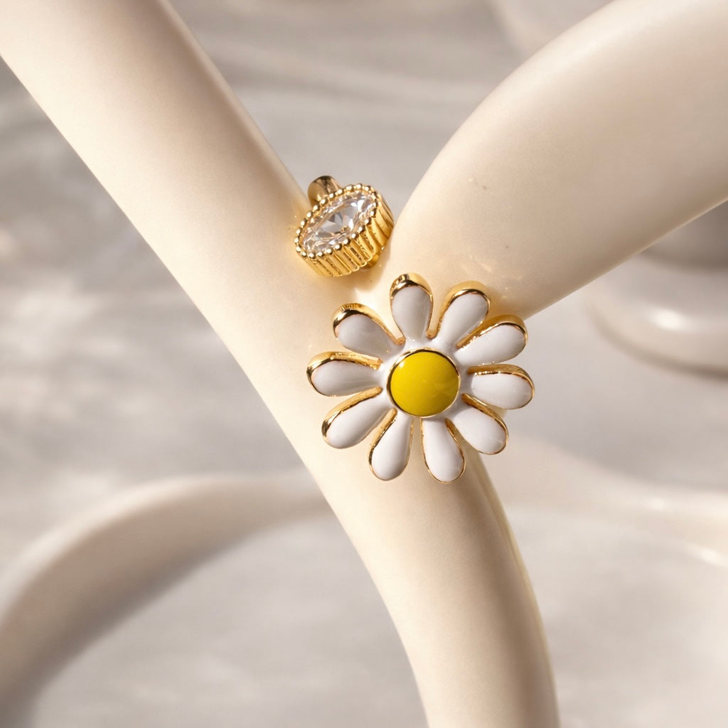 White daisy Ring