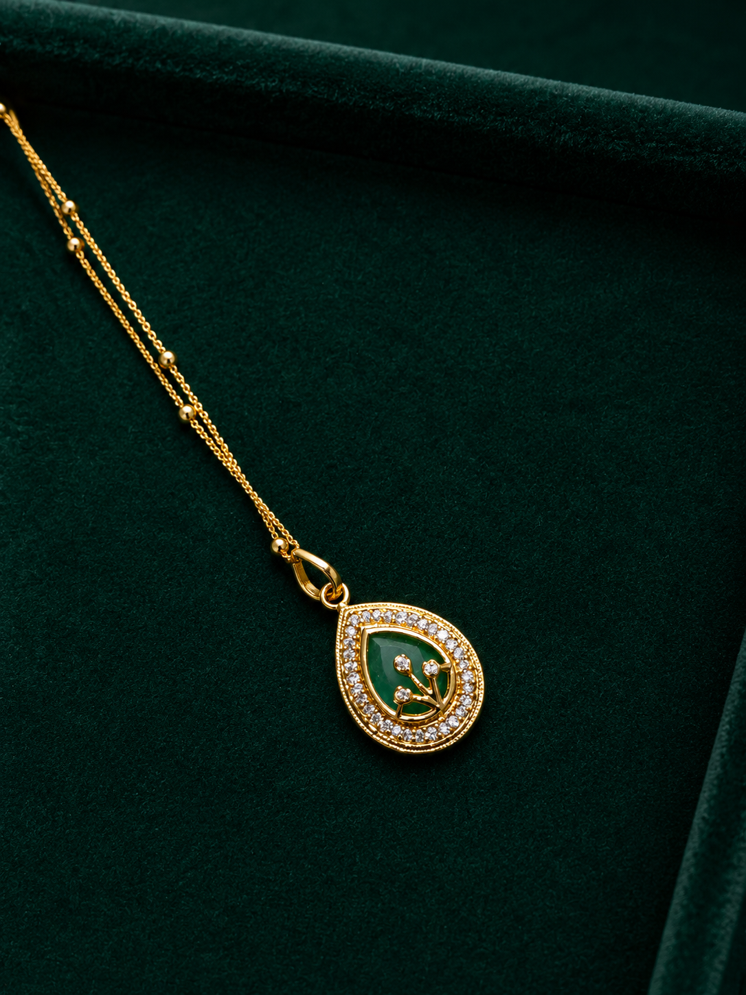 Green Teardrop Pendant Necklace Set