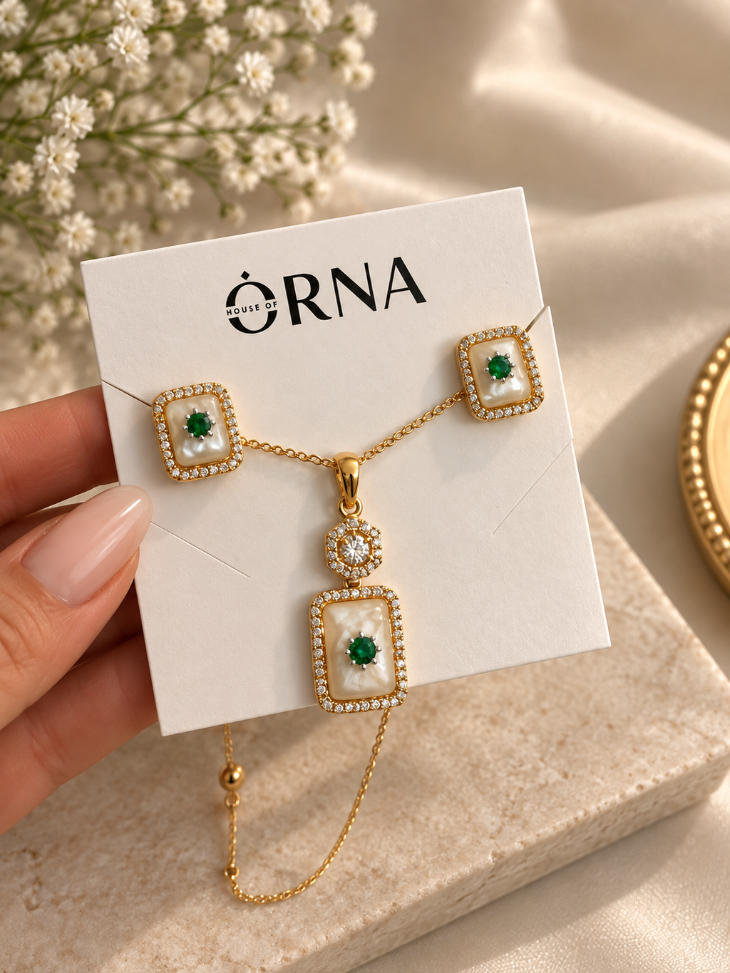 Green Stone Gold Look Bracelet with Pendant