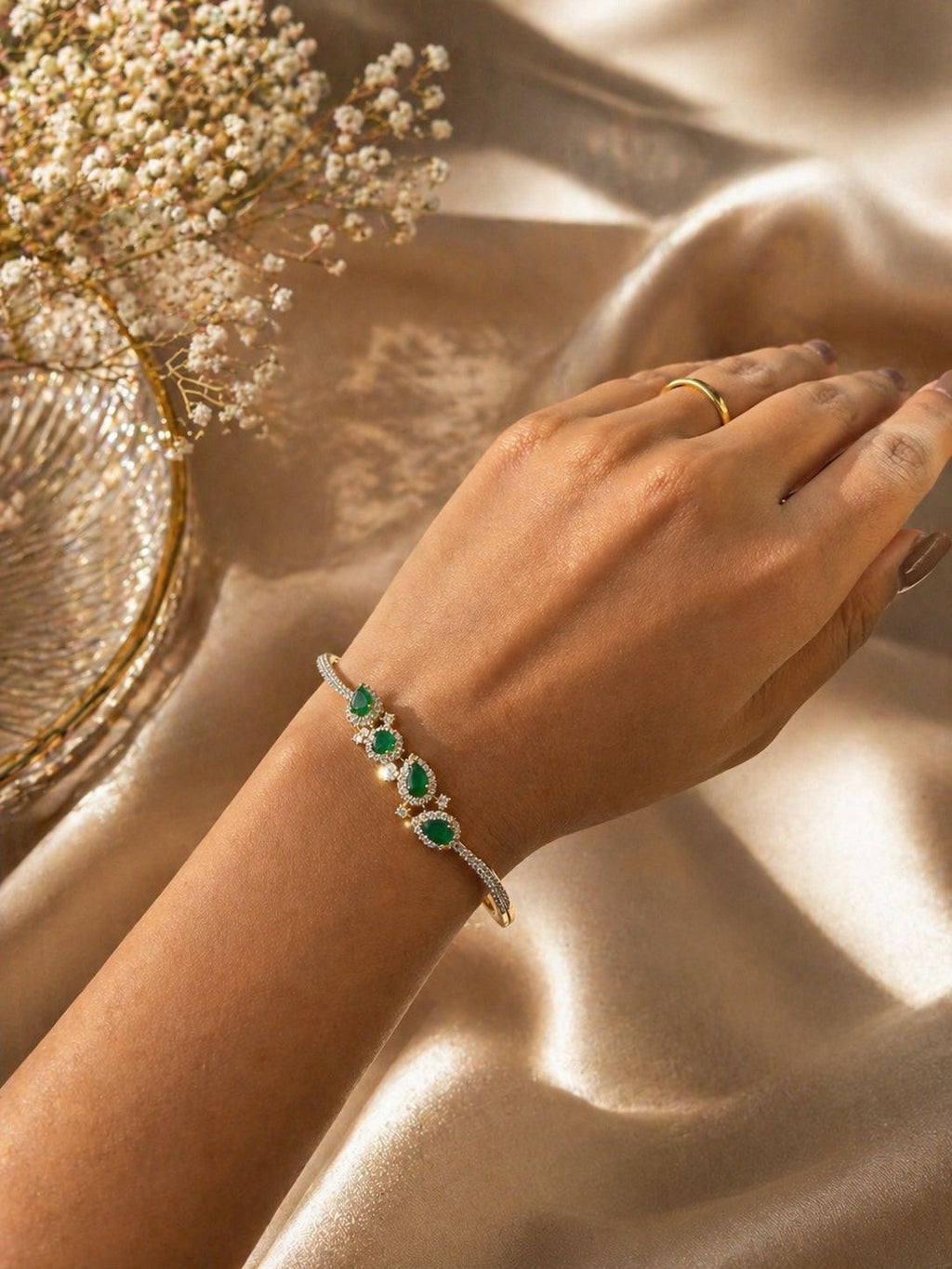 Red/Green Tone Gemstone Bracelet with Teardrop Stones and Crystal Detailing