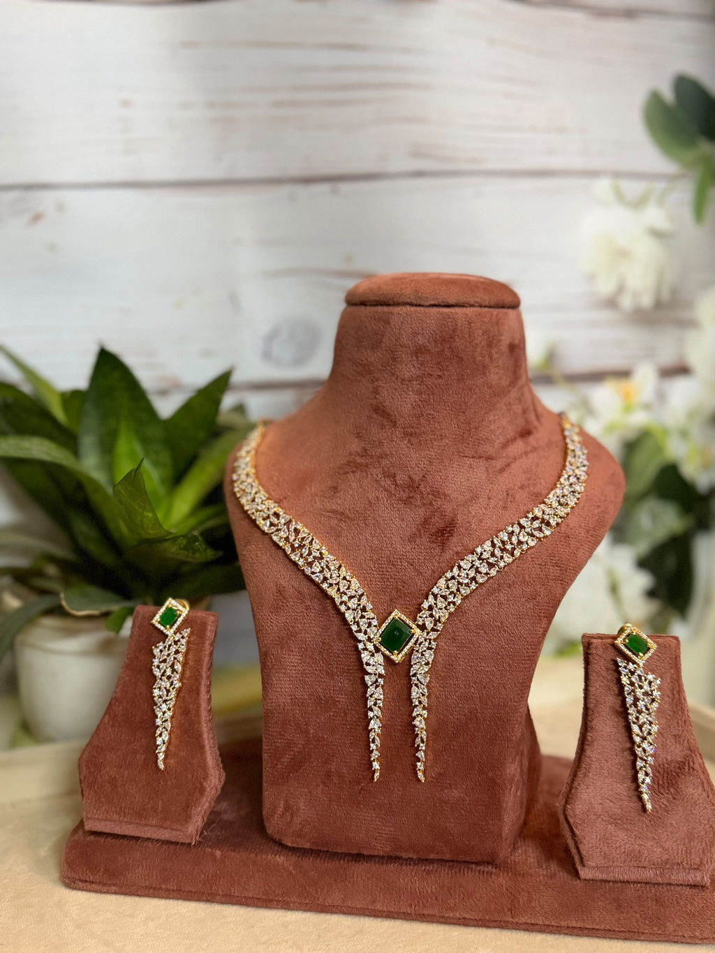 Green Stone Diamond Look Necklace Set