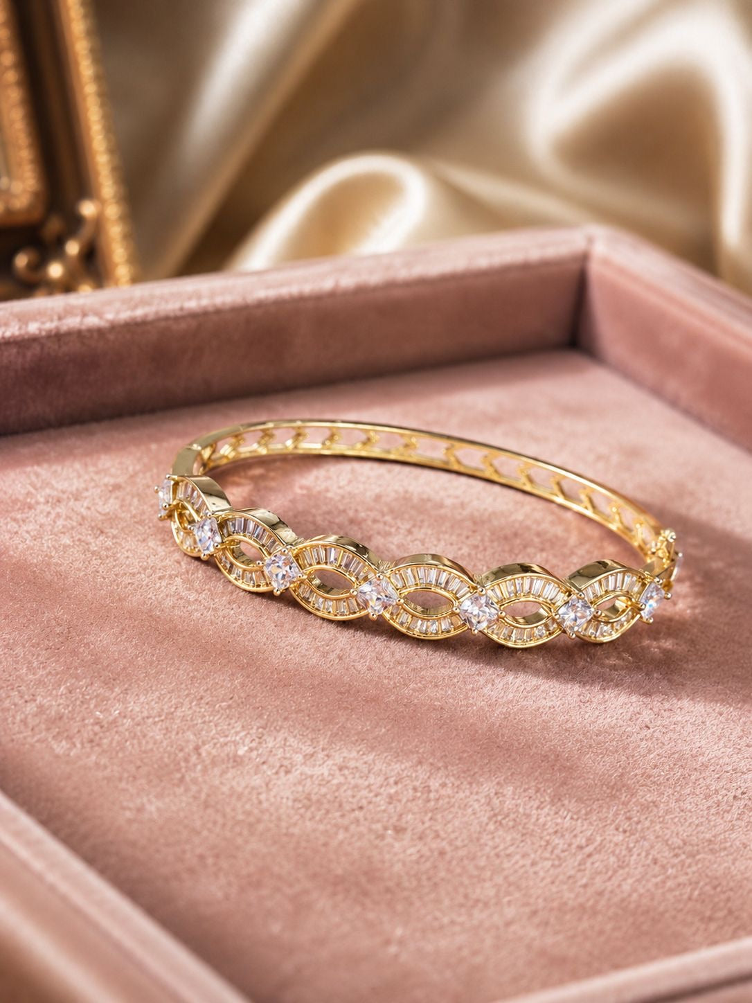 Geometric Diamond Link Bracelet for Women