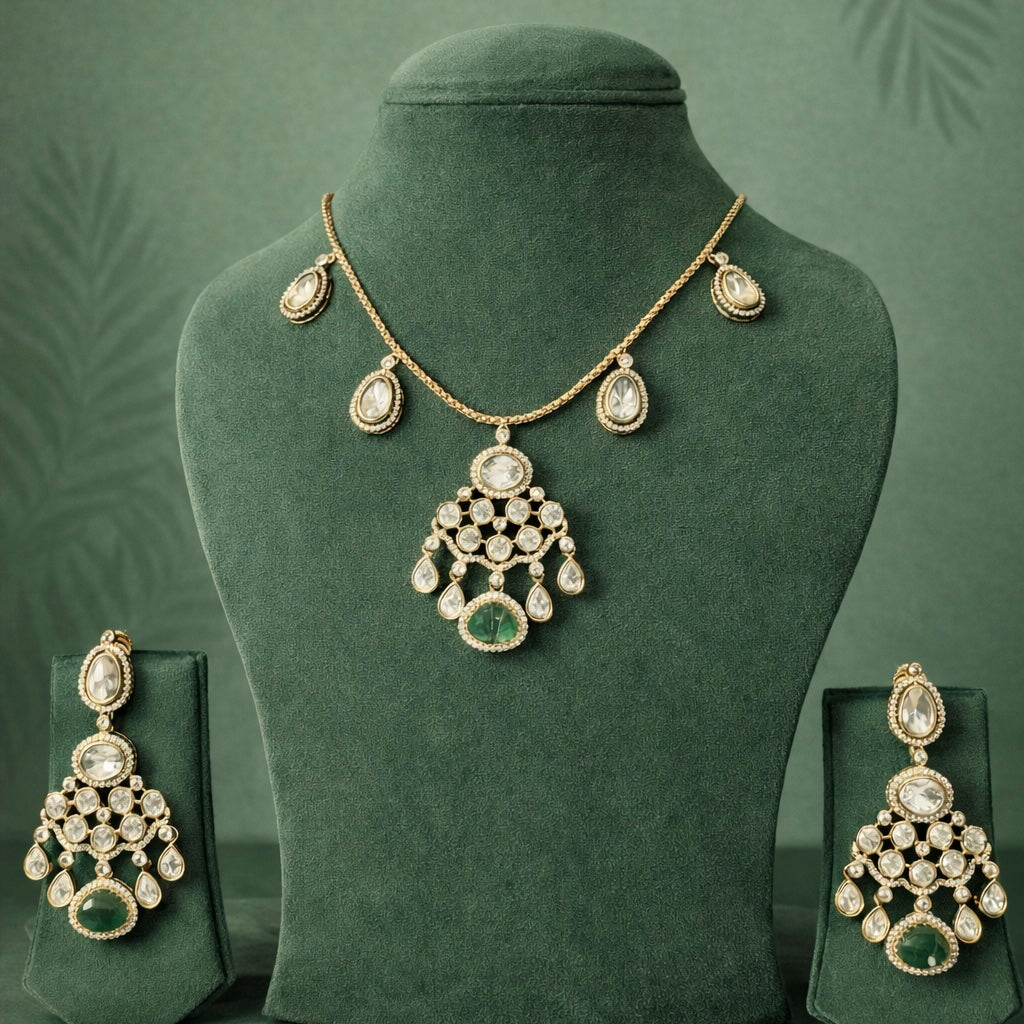 Tyani Kundan Set