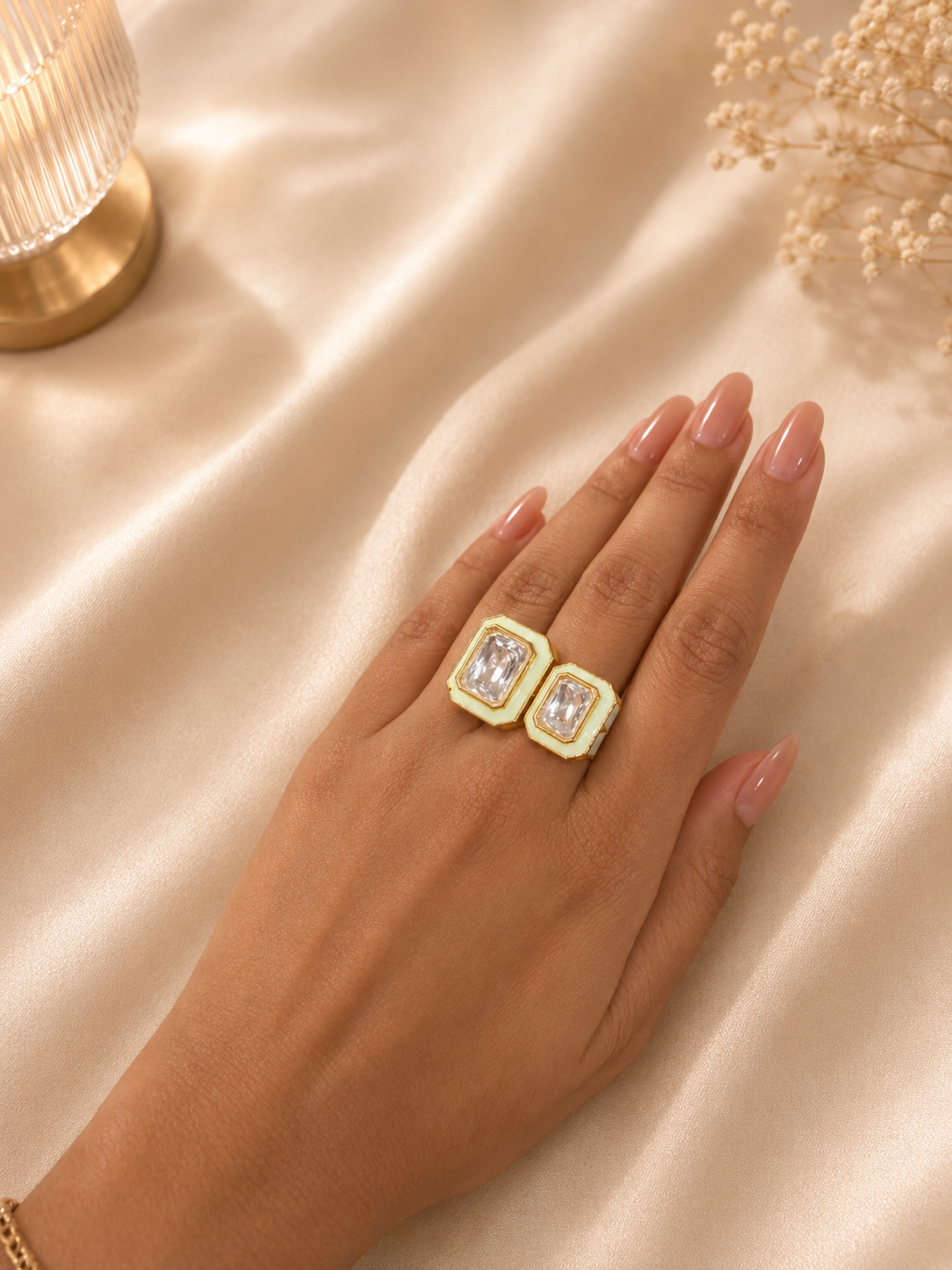 Minimal Geometric Crystal Adjustable Ring