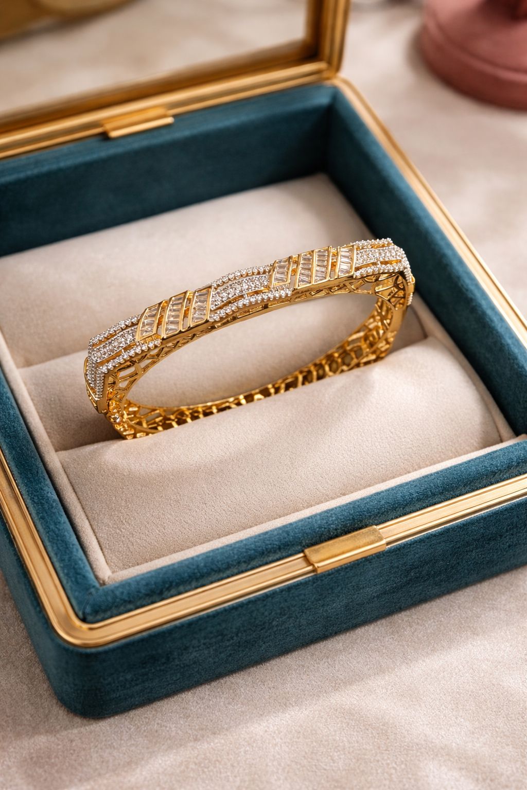 Strata Luxe Bangle