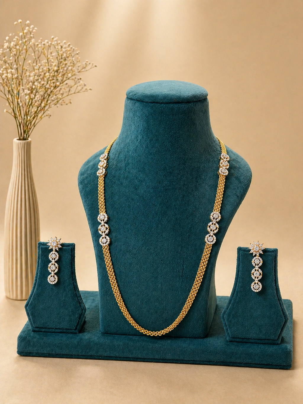 Minimal gold chain style necklace set with diamond look detailing for everyday and elegant wear